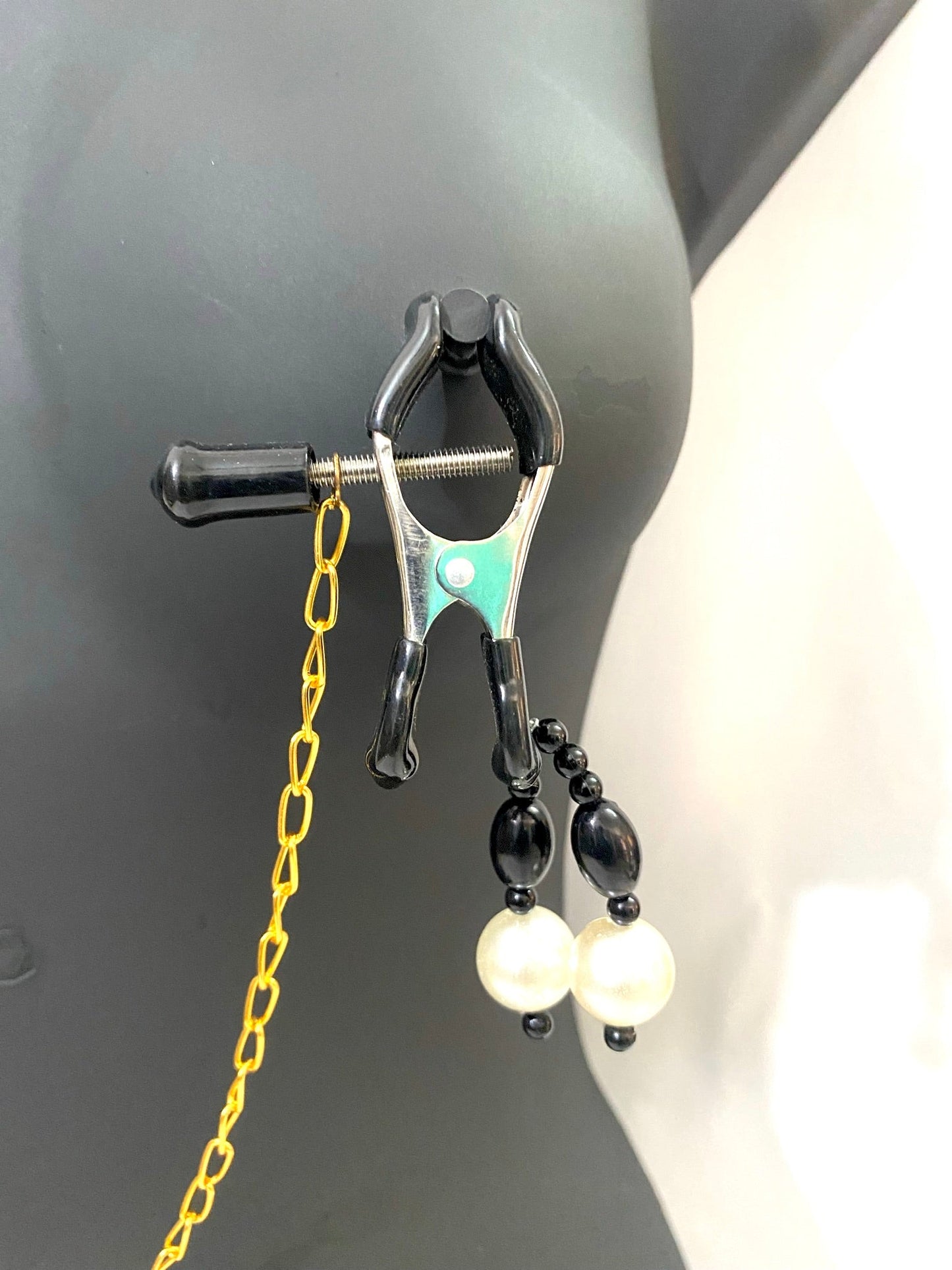 Nipple Clamp with golden chain & pearls