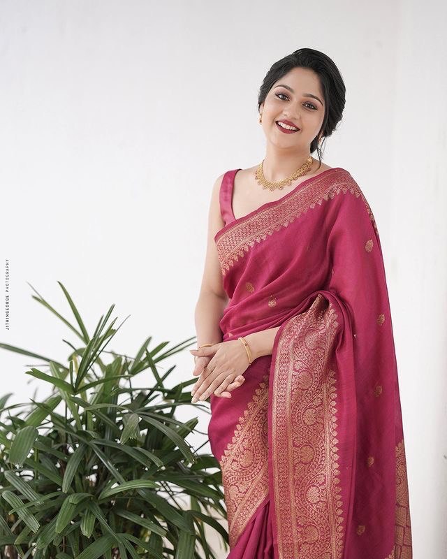 Banarasi Litchi Silk Saree with Kadwa Weave and Matching Blouse